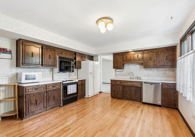 Homes for sale in Orland Park, IL | 11852 Oregon Trl, Orland Park, IL 60467 | MLS# 12683493