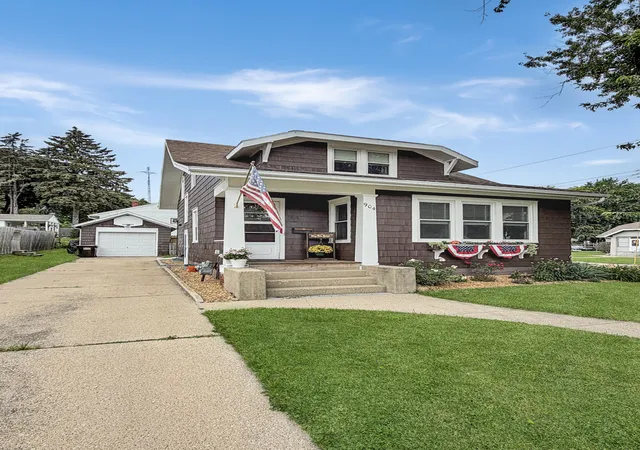 Homes for sale in Freeport, IL | 904 S Mckinley Ave, Freeport, IL 61032 | MLS# 12683508