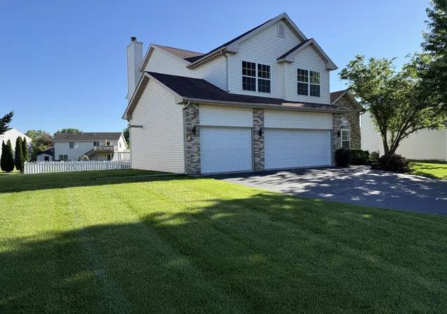 Homes for sale in Poplar Grove, IL | 470 Prairie Knoll Dr, Poplar Grove, IL 61065 | MLS# 12683511