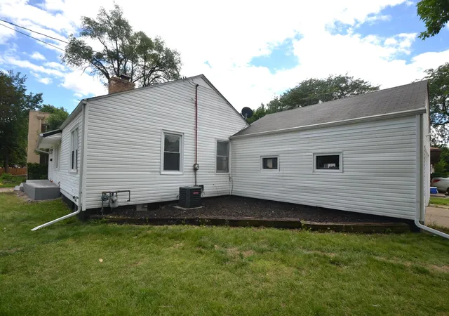 Homes for sale in Rockford, IL | 2020 N Rockton Ave, Rockford, IL 61103 | MLS# 12683565