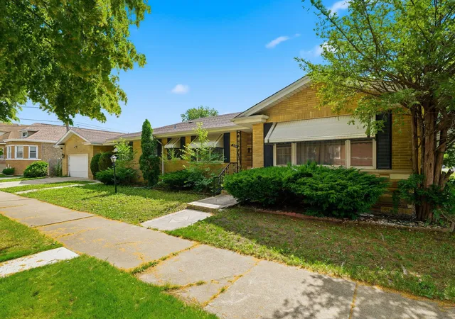 Homes for sale in Chicago, IL | 8300 S Hermitage Ave, Chicago, IL 60620 | MLS# 12683587