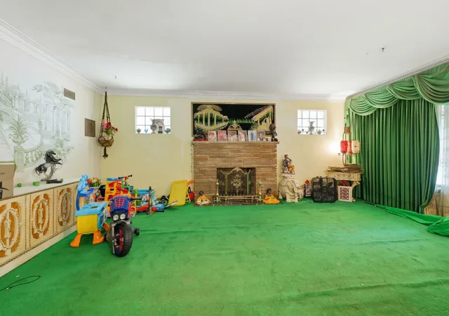 Homes for sale in Chicago, IL | 8300 S Hermitage Ave, Chicago, IL 60620 | MLS# 12683587