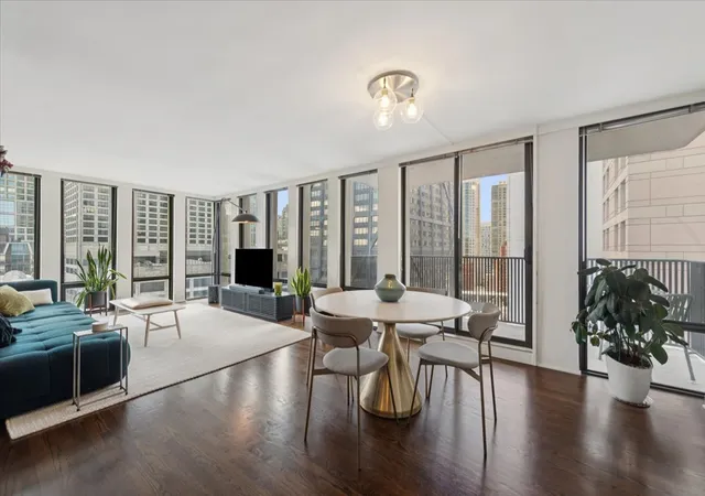 2nd image of 200 E Delaware Pl #24F, Chicago, IL 60601 | MLS# 12683629