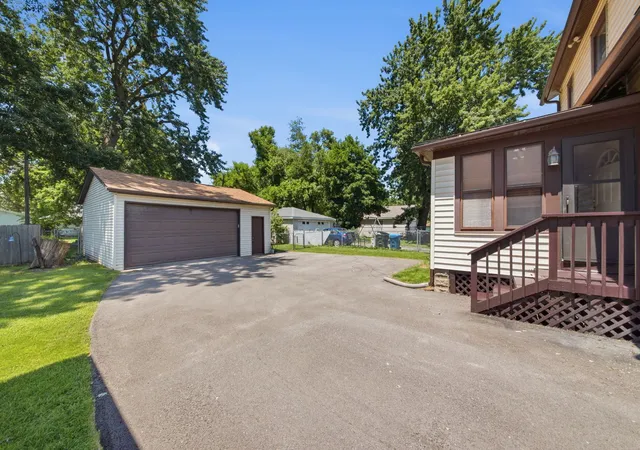 Homes for sale in Aurora, IL | 933 Lebanon St, Aurora, IL 60505 | MLS# 12683648
