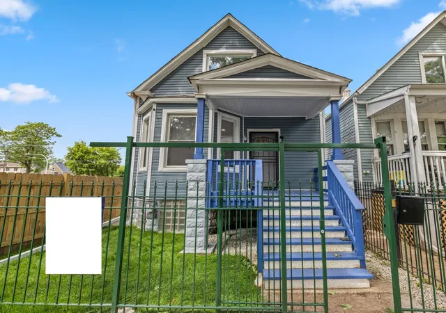 Homes for sale in Chicago, IL | 6350 S Wood St, Chicago, IL 60636 | MLS# 12683676