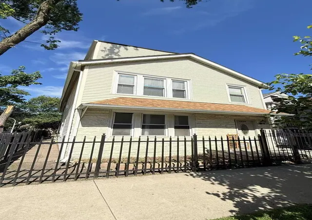 2nd image of 3824 S Sacramento Ave, Chicago, IL 60632 | MLS# 12683708