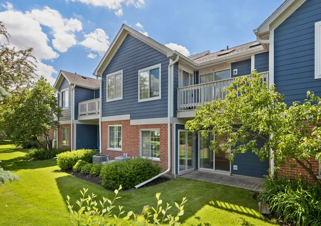 Homes for sale in Schaumburg, IL | 201 Charleston Ct #3, Schaumburg, IL 60193 | MLS# 12683794