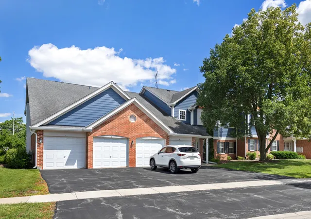 Homes for sale in Schaumburg, IL | 201 Charleston Ct #3, Schaumburg, IL 60193 | MLS# 12683794