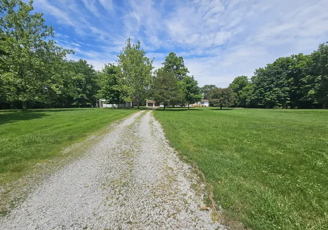 Homes for sale in Mt Vernon, IL | 14230 E Windsong Rd, Mt Vernon, IL 62864 | MLS# 12683819