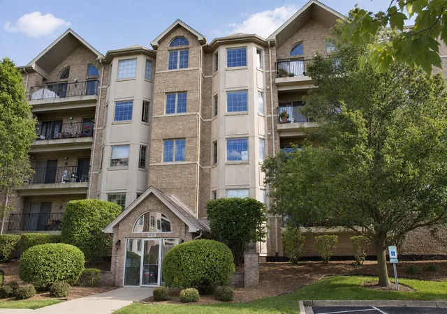 Homes for sale in Homer Glen, IL | 14130 Sheffield Dr #303, Homer Glen, IL 60491 | MLS# 12683846