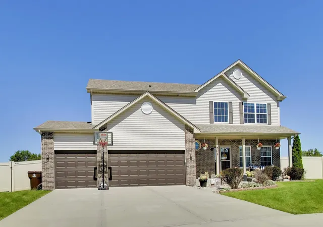 Homes for sale in Manteno, IL | 502 Fighting Irish Cir, Manteno, IL 60950 | MLS# 12683855