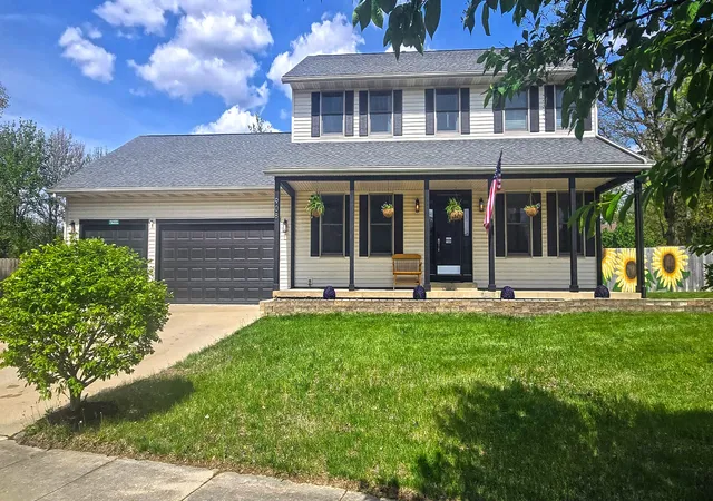 Homes for sale in Mahomet, IL | 908 Edgewood Dr, Mahomet, IL 61853 | MLS# 12683858