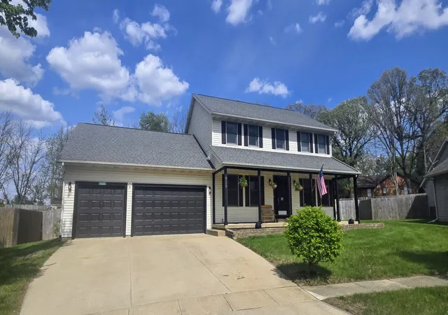 Homes for sale in Mahomet, IL | 908 Edgewood Dr, Mahomet, IL 61853 | MLS# 12683858
