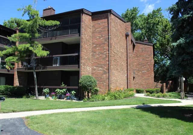 2nd image of 14500 Linder Ct #PH1, Oak Forest, IL 60452 | MLS# 12683869