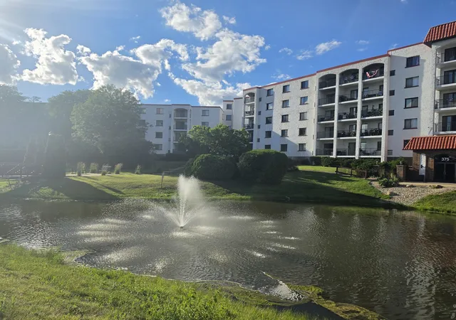 Homes for sale in Wheeling, IL | 375 Plum Creek Dr #103, Wheeling, IL 60090 | MLS# 12683874