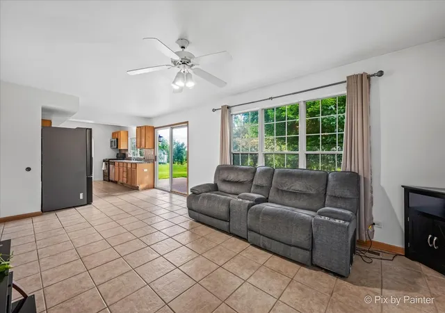 Photo 3 of Single family home for sale at 1755 Mission Hills Dr, Elgin, IL 60123 | MLS# 12683895 | Listing updated on 2026-08-28