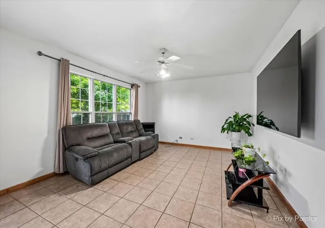 Photo 4 of Single family home for sale at 1755 Mission Hills Dr, Elgin, IL 60123 | MLS# 12683895 | Listing updated on 2026-08-28