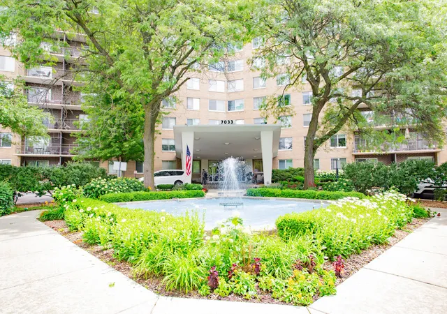 Homes for sale in Chicago, IL | 7033 N Kedzie Ave N #303, Chicago, IL 60645 | MLS# 12683900
