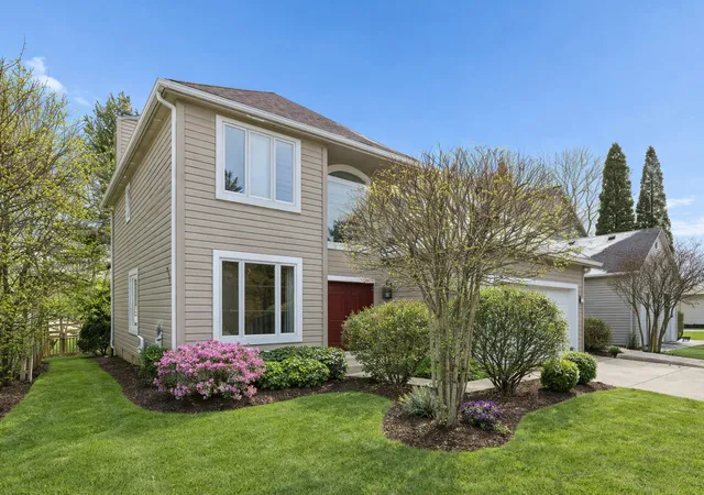 Homes for sale in Highland Park, IL | 980 Half Day Rd, Highland Park, IL 60035 | MLS# 12683912