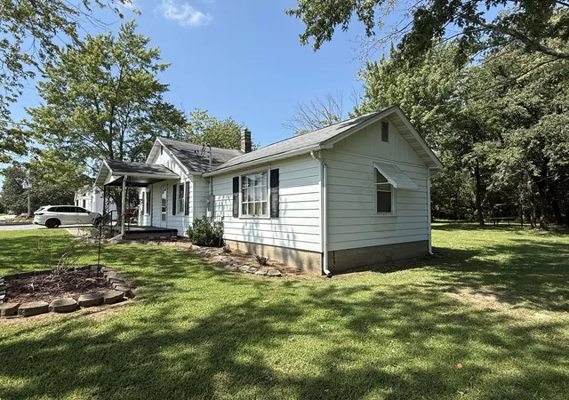 Photo 17 of Single family home for sale at 810 W Longstreet Rd, Marion, IL 62959 | MLS# 12683924 | Listing updated on 2026-09-03