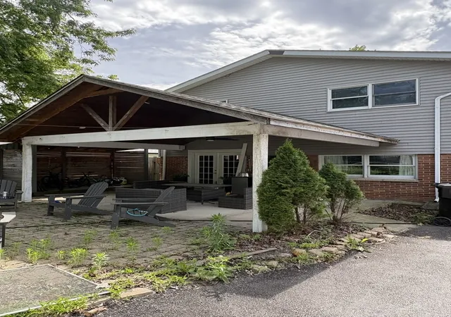 Photo 2 of Single family home for sale at 11555 S Sacramento Dr, Merrionette Park, IL 60803 | MLS# 12683928 | Listing updated on 2026-09-12