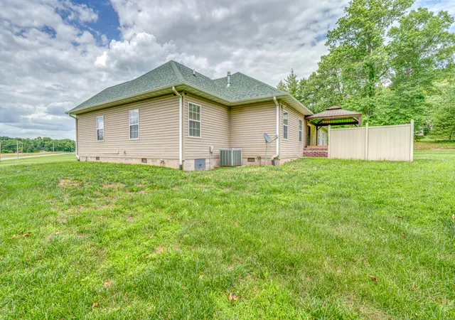 4th image of 2108 S Hillside Ln, Mcleansboro, IL 62859 | MLS# 12683930