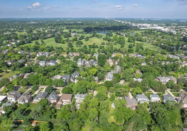 Homes for sale in Clarendon Hills, IL | 241 Coe Rd, Clarendon Hills, IL 60514 | MLS# 12683932