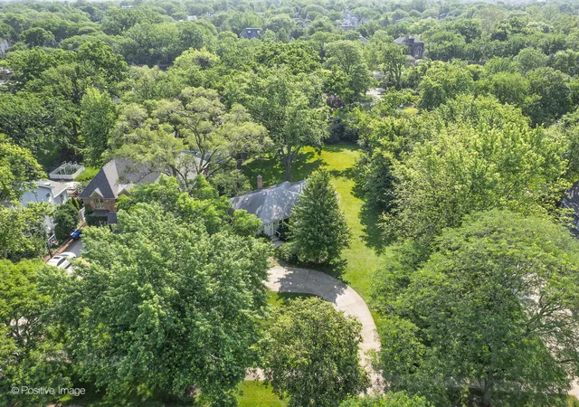 3rd image of 241 Coe Rd, Clarendon Hills, IL 60514 | MLS# 12683932