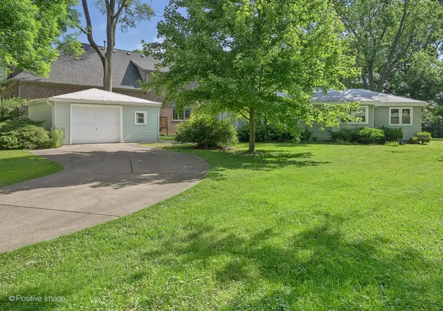 5th image of 241 Coe Rd, Clarendon Hills, IL 60514 | MLS# 12683932
