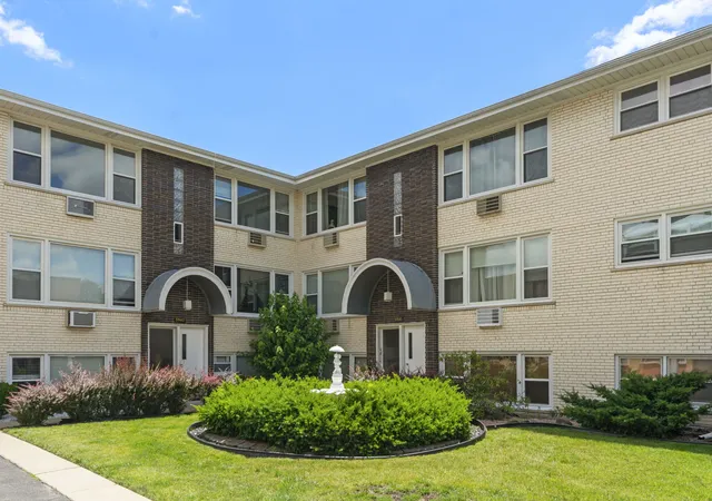 Homes for sale in Chicago, IL | 5947 N Odell Ave #2N, Chicago, IL 60631 | MLS# 12683943