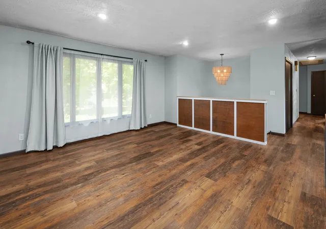Photo 3 of Single family home for sale at 602 5th Avenue W, Andalusia, IL 61232 | MLS# 12683945 | Listing updated on 2026-09-23