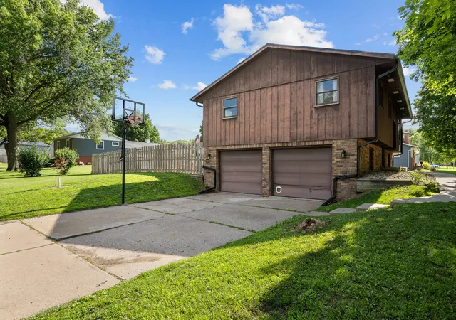 Homes for sale in Andalusia, IL | 602 5th Ave W, Andalusia, IL 61232 | MLS# 12683945