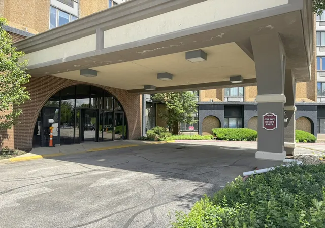 Homes for sale in Palatine, IL | 1 Renaissance Pl #617, Palatine, IL 60067 | MLS# 12683954