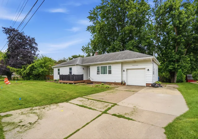 Homes for sale in East Moline, IL | 1414 23rd Ave, East Moline, IL 61244 | MLS# 12683983