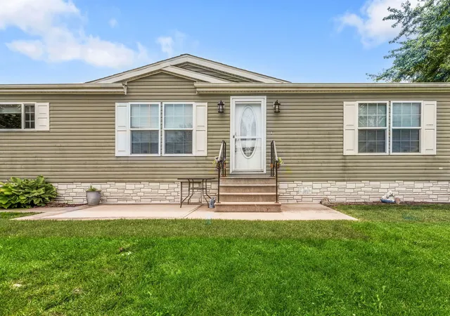 Homes for sale in Belvidere, IL | 242 Fox Ln, Belvidere, IL 61008 | MLS# 12683986