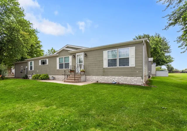 Homes for sale in Belvidere, IL | 242 Fox Ln, Belvidere, IL 61008 | MLS# 12683986