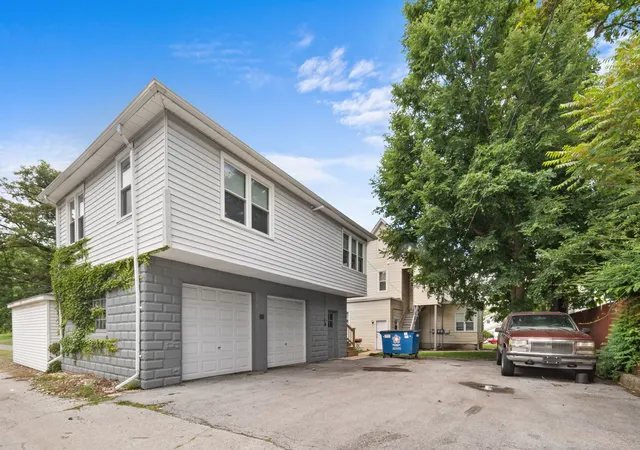 19th image of 100 W 19th St, Chicago Heights, IL 60411 | MLS# 12684000