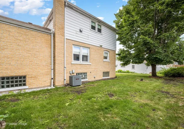 Homes for sale in Chicago, IL | 10615 S Albany Ave, Chicago, IL 60655 | MLS# 12684001