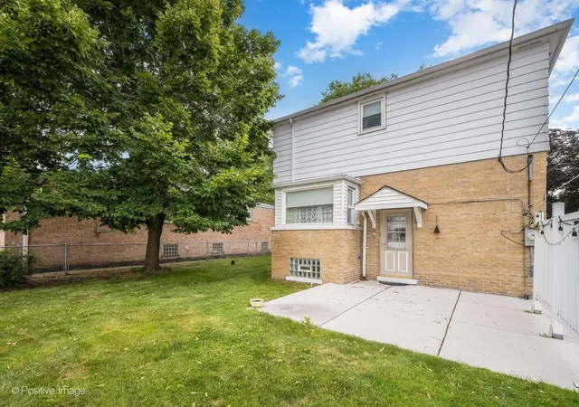 Homes for sale in Chicago, IL | 10615 S Albany Ave, Chicago, IL 60655 | MLS# 12684001
