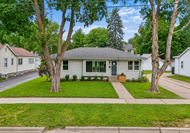 Homes for sale in Belvidere, IL | 401 W Madison St, Belvidere, IL 61008 | MLS# 12684018