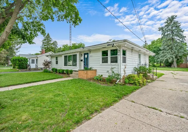 Homes for sale in Belvidere, IL | 401 W Madison St, Belvidere, IL 61008 | MLS# 12684018