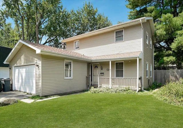 Photo 1 of Single family home for sale at 2305 Whitson Cir, Urbana, IL 61801 | MLS# 12684033 | Listing updated on 2026-09-07