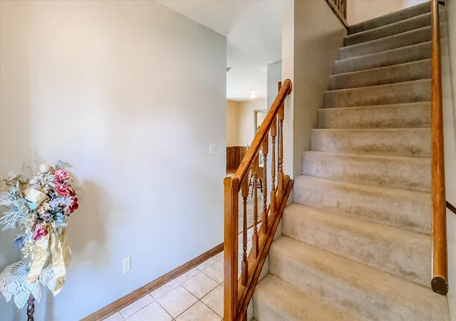 Photo 3 of Single family home for sale at 2305 Whitson Cir, Urbana, IL 61801 | MLS# 12684033 | Listing updated on 2026-09-07