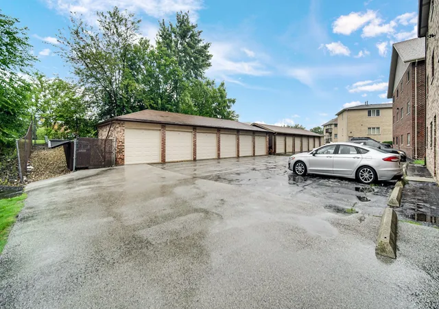 3rd image of 16724 Paxton Ave #2N, Tinley Park, IL 60477 | MLS# 12684073