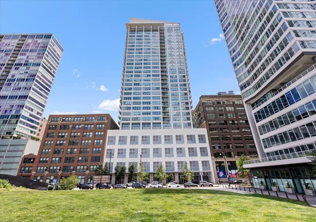 Condo for sale at 701 S Wells St #2005, Chicago, IL 60607 | MLS# 12684083 | Listing updated on 2026-07-30