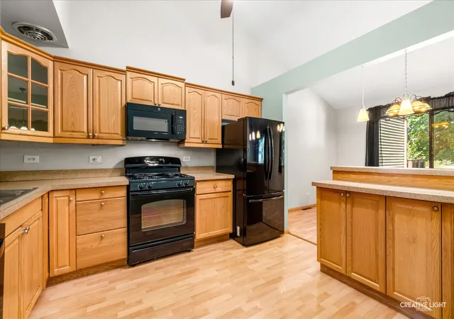 2nd image of 29w365 Thornwood Ln #365, Warrenville, IL 60555 | MLS# 12684125