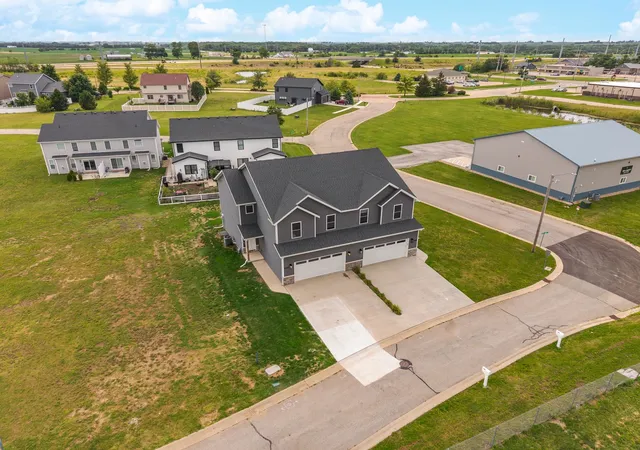 2nd image of 401 Jenny Ln #B, Heyworth, IL 61745 | MLS# 12684137