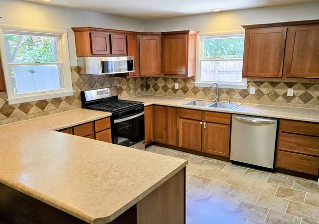 Homes for sale in Urbana, IL | 909 E Burkwood Dr, Urbana, IL 61801 | MLS# 12684148