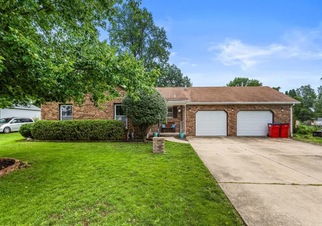 Homes for sale in Mahomet, IL | 108 N Turner Dr, Mahomet, IL 61853 | MLS# 12684204