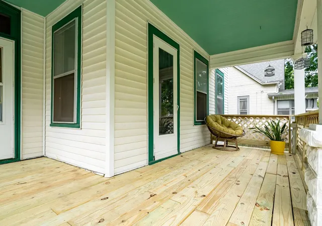 Homes for sale in Bloomington, IL | 906 W Taylor St, Bloomington, IL 61701 | MLS# 12684217
